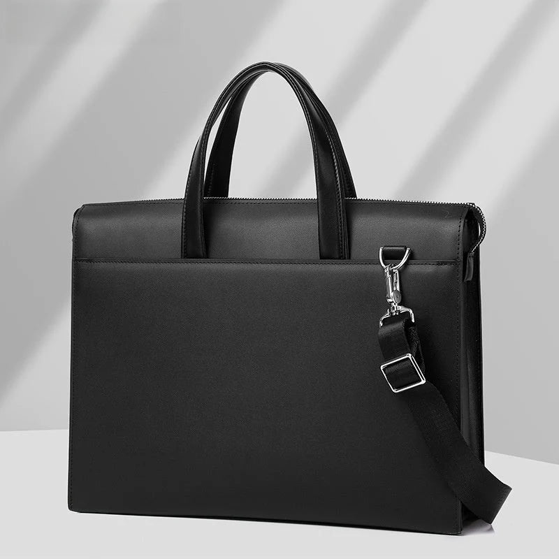 Porte-documents noir en cuir avec poignée et bandoulière amovible