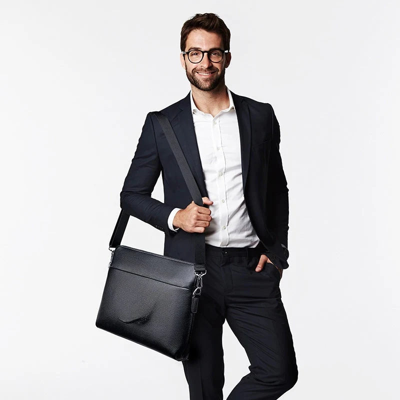 Porte-documents en cuir noir grain litchi avec bandoulière amovible