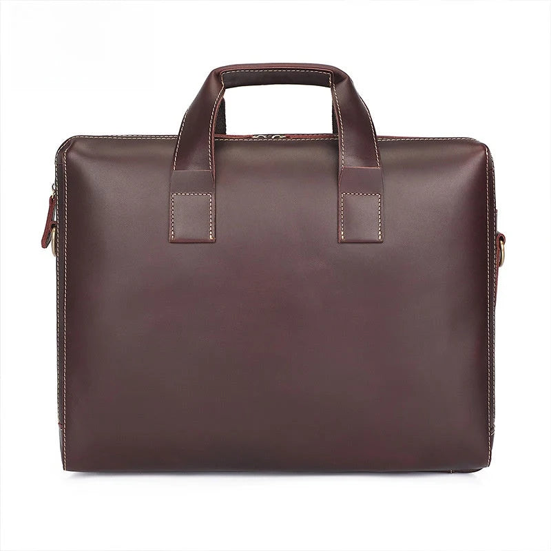 Mallette en cuir bordeaux vue de face avec poignées