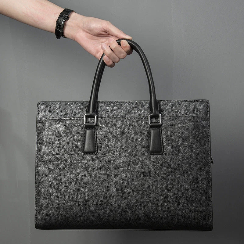 Porte-documents en cuir marron avec poignées marron foncé